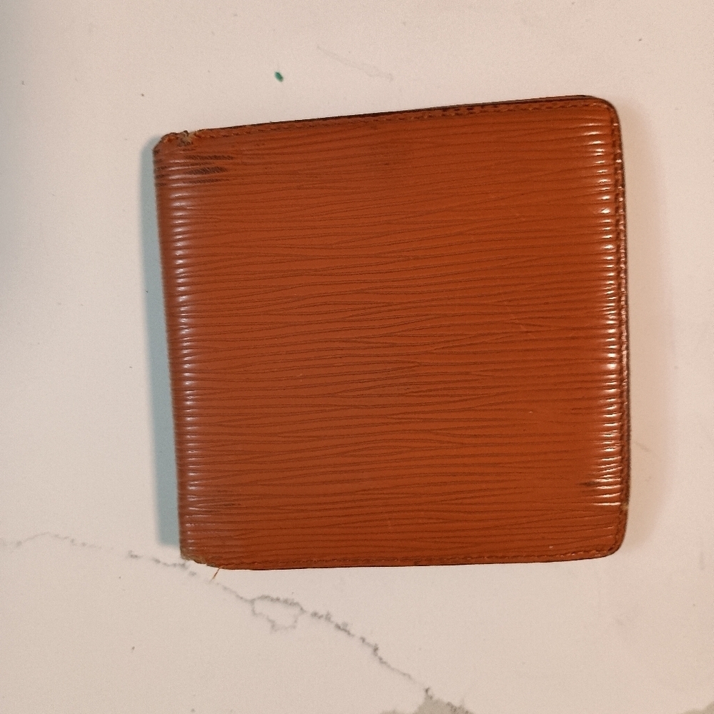 Authentic Louis Vuitton Wallet EPI Brown Authentic For Men - Picture 2 of 12